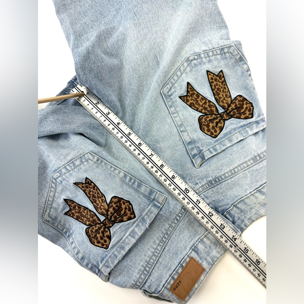 Aeropostale low rise baggy jeans Size 2 26in light wash leopard bow back pockets - Picture 6 of 15